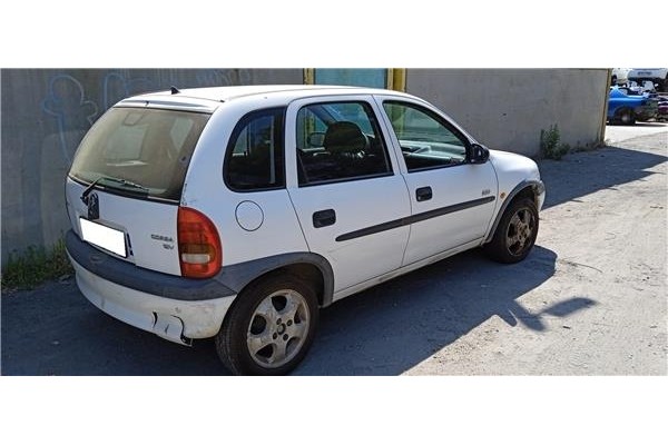opel corsa b del año 2000