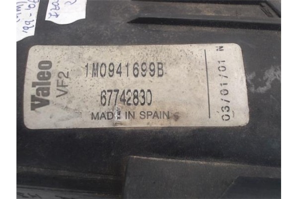 Recambio de faro antiniebla izquierdo para seat leon (1m1) referencia OEM IAM 1M0841699B 67742830 