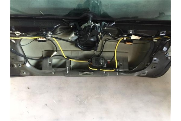 Recambio de porton trasero para volkswagen golf v (1k1) 1.9 tdi referencia OEM IAM 1K6827025H  