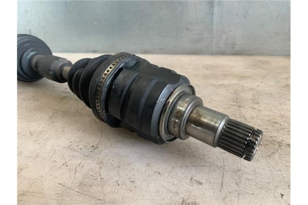Recambio de palier delantero izquierdo para toyota avensis berlina (t25) 2.2 d-4d executive berlina (5-ptas.) referencia OEM IAM