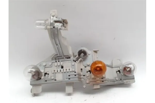 Recambio de portalampara porton trasero derecho para bmw serie 1 berlina (e81/e87) 2.0 118d referencia OEM IAM 63217164964 13405