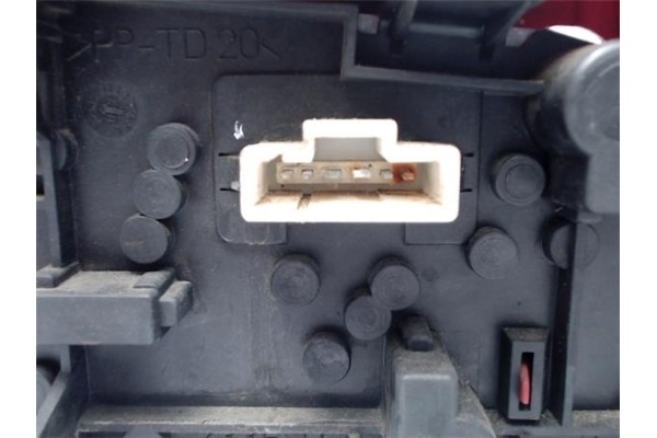Recambio de piloto trasero derecho para peugeot 406 berlina (s1/s2) 2.0 hdi 110 referencia OEM IAM 9630364777  
