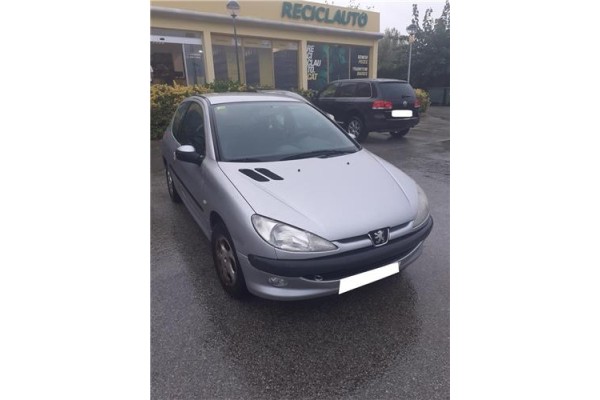 peugeot 206 del año 2000