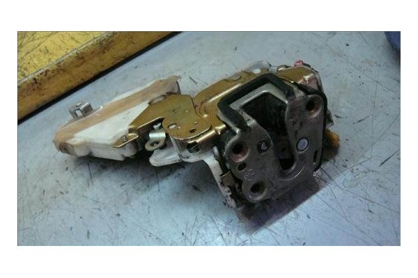 Recambio de cierre electromagnetico delantero derecho para nissan terrano/terrano ii (r20)(1993) 2.7 td 4wd referencia OEM IAM  