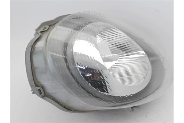 Recambio de faro delantero dcho para renault trafic ii furgón (fl) 2.5 dti referencia OEM IAM 7700311372  