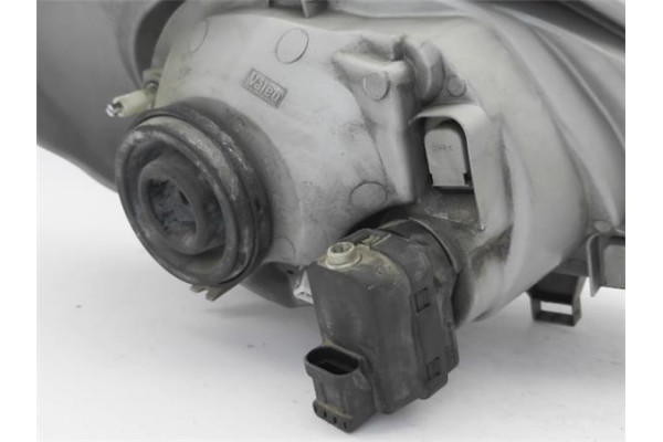 Recambio de faro delantero izquierdo para renault trafic ii furgón (fl) 2.5 dti referencia OEM IAM 7700311371  