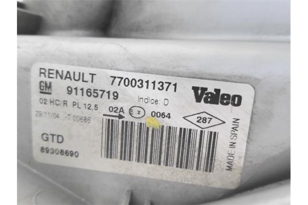 Recambio de faro delantero izquierdo para renault trafic ii furgón (fl) 2.5 dti referencia OEM IAM 7700311371  