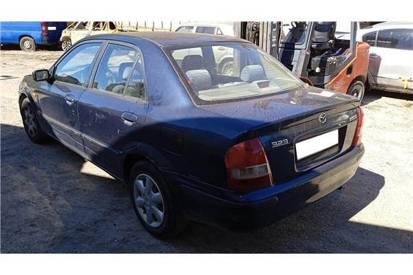 mazda 323 f/s berlina (bj) del año 2000