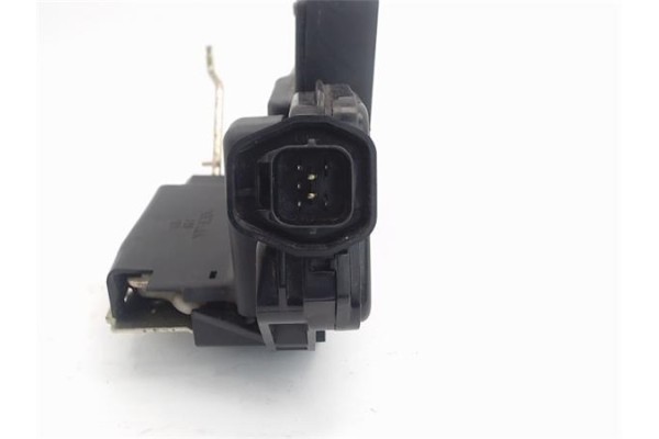 Recambio de cierre electromagnetico delantero derecho para hyundai coupe (rd) 1.6 fx referencia OEM IAM 813252C000  