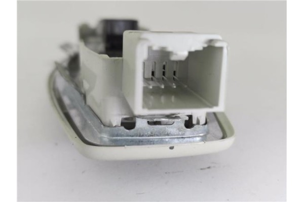 Recambio de luz delantero central techo para ford c-max (cb7) 1.0 trend referencia OEM IAM 2038689 8M5113776ED 