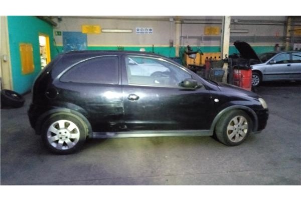 opel corsa c del año 2004
