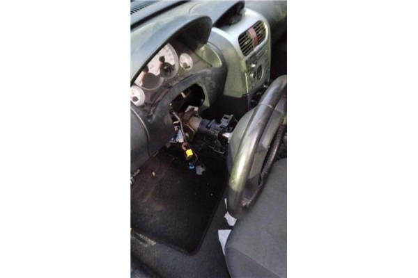 opel corsa c del año 2004