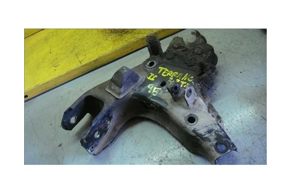 Recambio de brazo inferior delantero derecho para nissan terrano/terrano ii (r20)(1993) 2.7 td 4wd referencia OEM IAM   