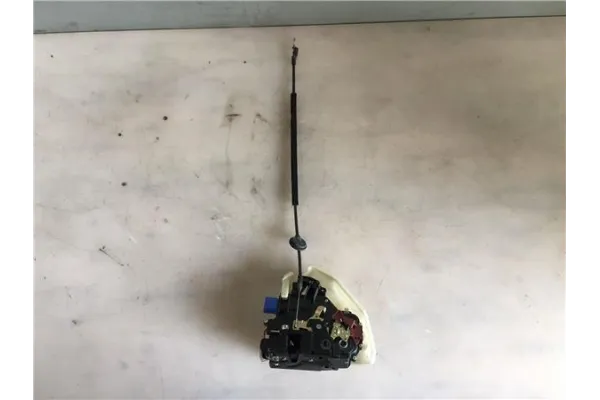 Recambio de cierre electromagnetico trasero derecho para volkswagen golf v (1k1) 1.9 tdi referencia OEM IAM 7L0839016  