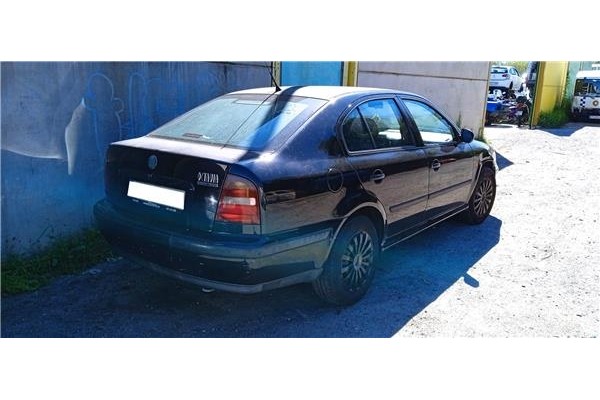 skoda octavia berlina (1u2) del año 2000