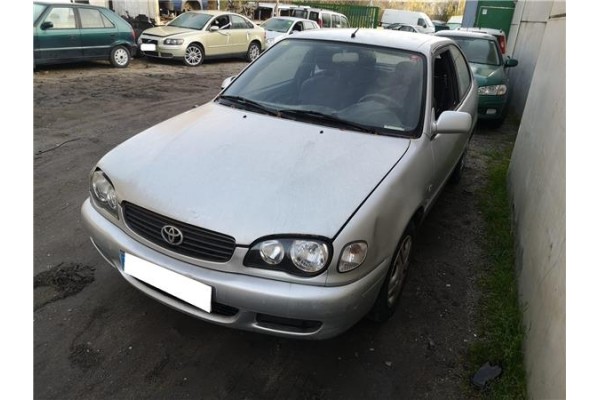 toyota corolla (e11) del año 2000