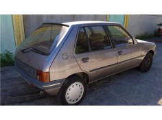 peugeot 205 berlina del año 1988
