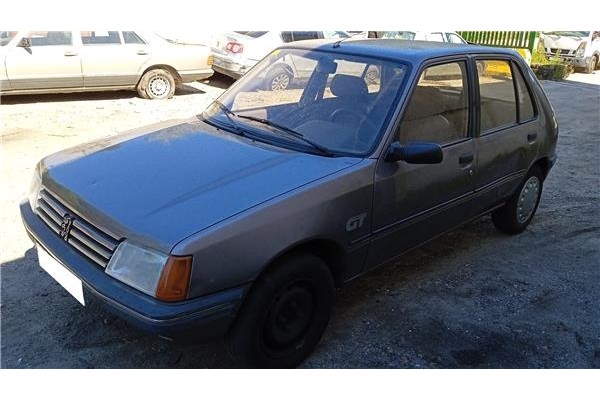 peugeot 205 berlina del año 1988