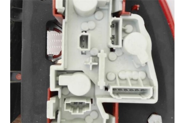 Recambio de piloto trasero izquierdo para volkswagen passat berlina (3b3) 1.6 referencia OEM IAM 3B5945095AE  