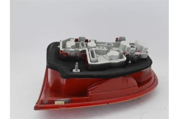 Recambio de piloto trasero izquierdo para volkswagen passat berlina (3b3) 1.6 referencia OEM IAM 3B5945095AE  