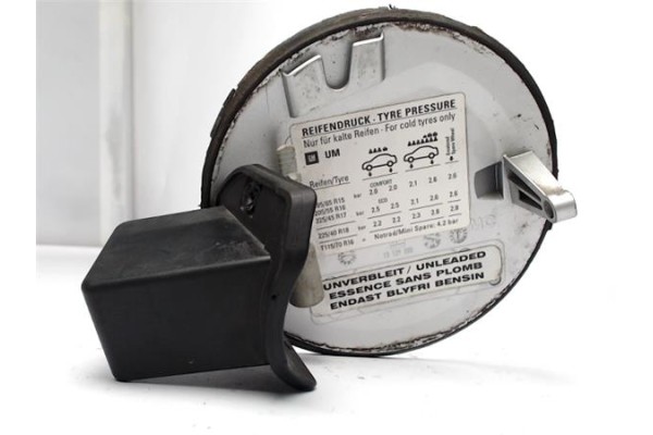 Recambio de tapa exterior combustible para opel zafira 1.6 referencia OEM IAM 182823 93185623 