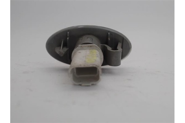 Recambio de piloto intermitente lat. delantero derecho para citroen c3 1.4 hdi referencia OEM IAM WY5W3311  