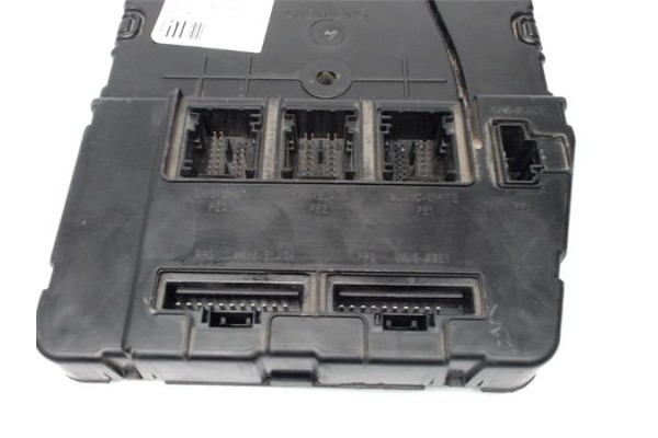 Recambio de caja fusibles/rele para renault megane ii (bm0/1_, cm0/1_) 1.5 dci (bm0f, cm0f) referencia OEM IAM 8200306434 S11839