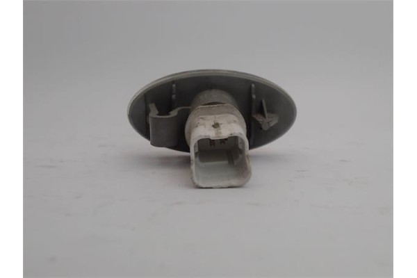 Recambio de piloto intermitente lat. delantero derecho para citroen c3 1.4 hdi referencia OEM IAM WY5W3311  