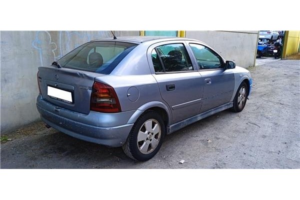 opel astra g berlina del año 2004