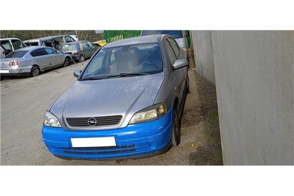opel astra g berlina del año 2004