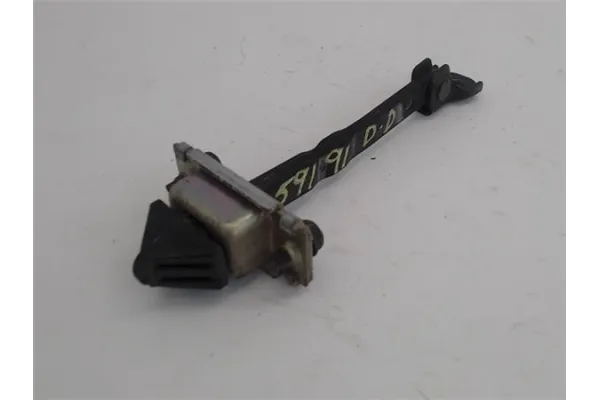 Recambio de asegurador puerta delantero derecha para mazda 3 sedán (bk) 1.6 di turbo referencia OEM IAM BP4K58270D  