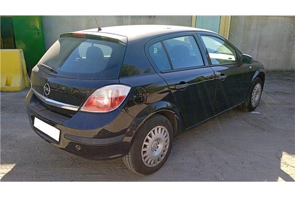 opel astra h berlina del año 2004