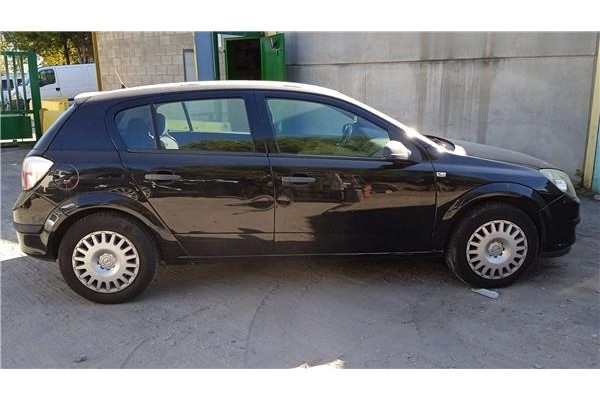 opel astra h berlina del año 2004