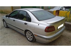 volvo s40 berlina del año 1999