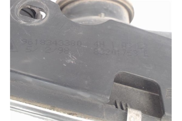 Recambio de faro delantero dcho para citroen saxo referencia OEM IAM 9618343380 86201753E 