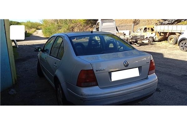 volkswagen bora berlina (1j2) del año 2000