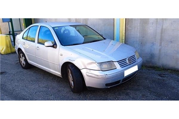 volkswagen bora berlina (1j2) del año 2000
