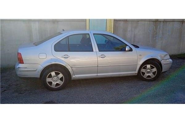 volkswagen bora berlina (1j2) del año 2000