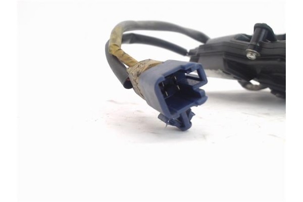 Recambio de cierre electromagnetico porton para toyota corolla verso (r1) 2.2 d-4d referencia OEM IAM   