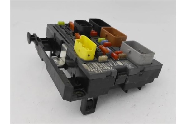 Recambio de caja fusibles/rele para citroen c5 berlina 2.0 audace referencia OEM IAM 9667044980 9807028580 
