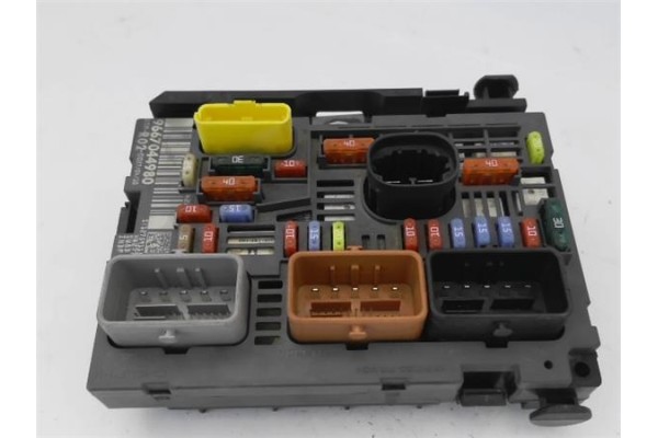 Recambio de caja fusibles/rele para citroen c5 berlina 2.0 audace referencia OEM IAM 9667044980 9807028580 