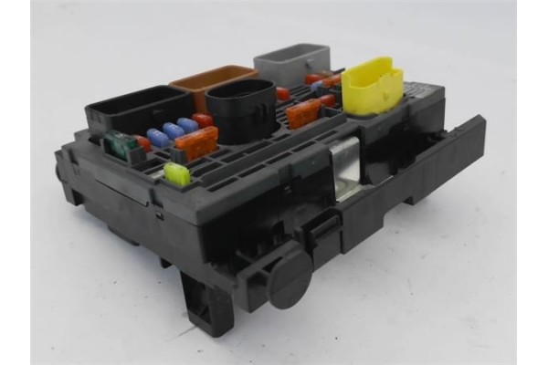 Recambio de caja fusibles/rele para citroen c5 berlina 2.0 audace referencia OEM IAM 9667044980 9807028580 