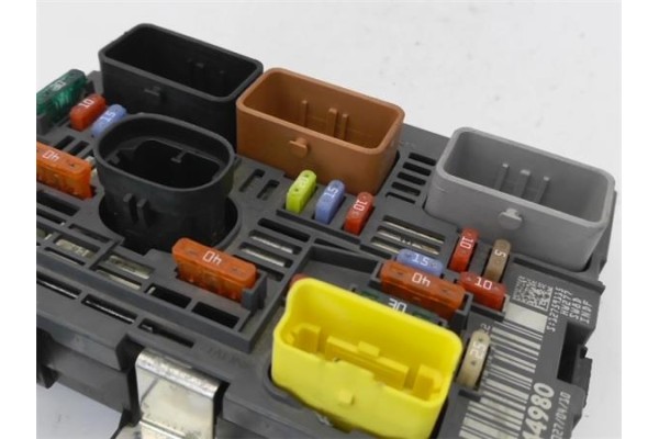 Recambio de caja fusibles/rele para citroen c5 berlina 2.0 audace referencia OEM IAM 9667044980 9807028580 