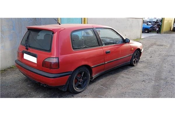 nissan sunny berlina (n14) del año 1995