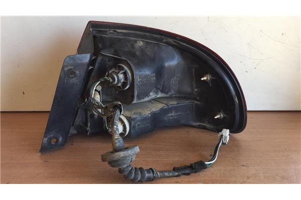Recambio de piloto trasero izquierdo para mazda 626 berlina (ge) 1.9 classic edition referencia OEM IAM RR1395  