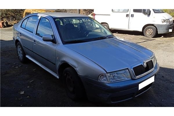 skoda octavia berlina (1u2) del año 2001