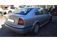 skoda octavia berlina (1u2) del año 2001