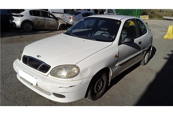 daewoo lanos del año 2000