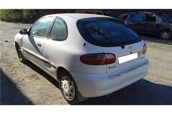 daewoo lanos del año 2000