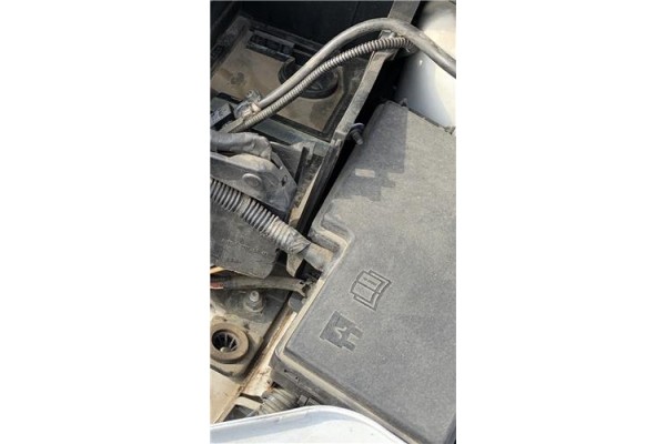 Recambio de caja fusibles/rele para ford focus berlina (cew) 1.0 business referencia OEM IAM 2443670  
